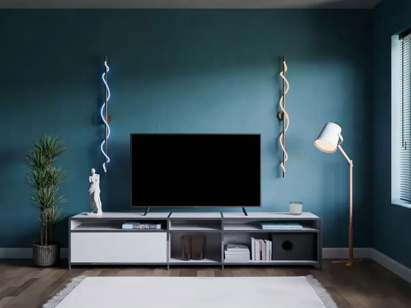 Laag wit tv-meubel in een woonkamer